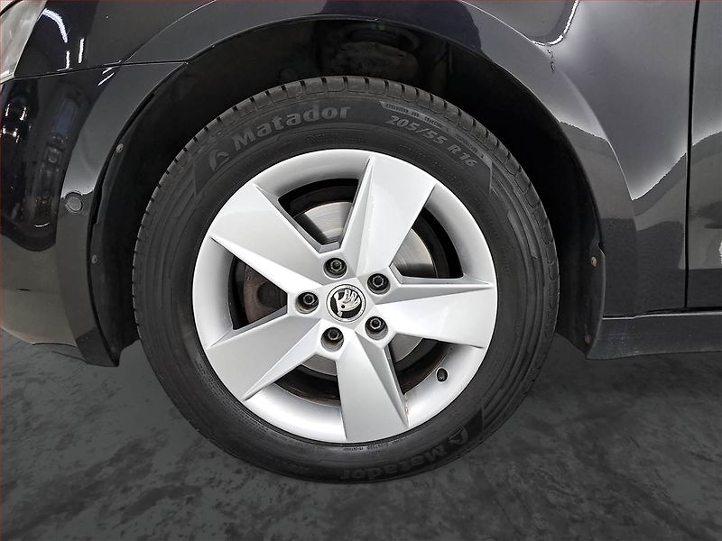 Škoda Octavia (2014) 1.6 TDI, Serv.kniha, Navi - fotka 14 z 16