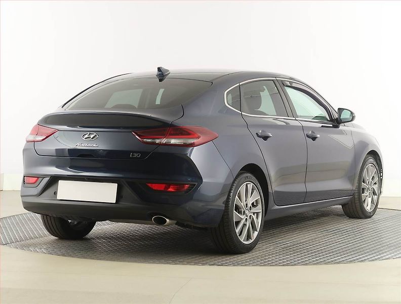 Hyundai i30 (2019) Style 1.6 CRDi, Automat - fotka 5 z 23