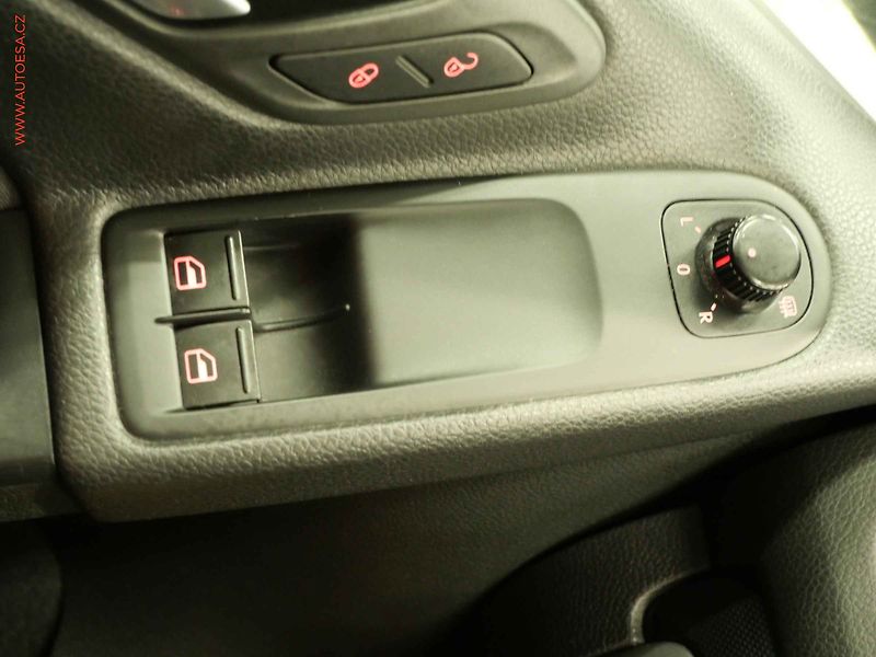 Volkswagen Golf (2009) 1.6i, AT, AC, STK3/28 - fotka 14 z 17