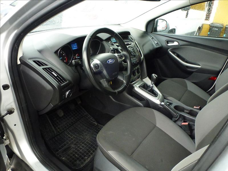 Ford Focus 1,6 16V Eco 150HP - fotka 14 z 41