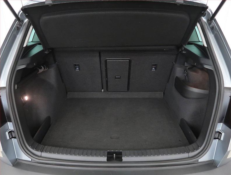 Škoda Karoq (2019) 2.0 TDI, 4X4, Automat - fotka 14 z 29
