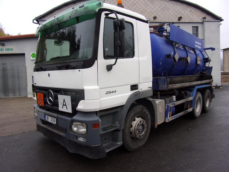 Mercedes-Benz (2005) 2544 recyklér-Fekál - fotka 1 z 8