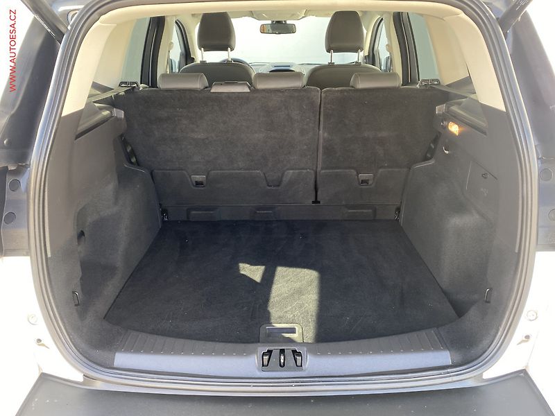 Ford Kuga (2018) 2.0 TDCi AWD, Titanium, +ALU - fotka 7 z 18