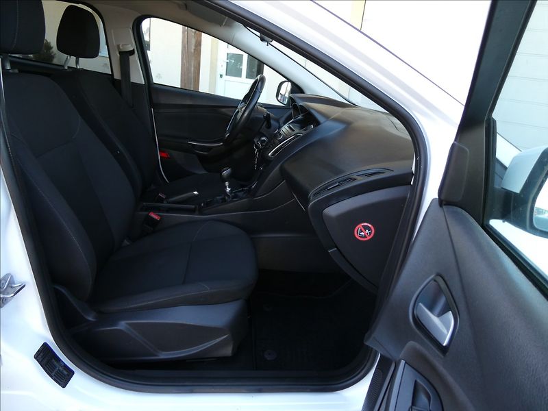Ford Focus 1,5 TDCi Combi,po servise+STK - fotka 22 z 51