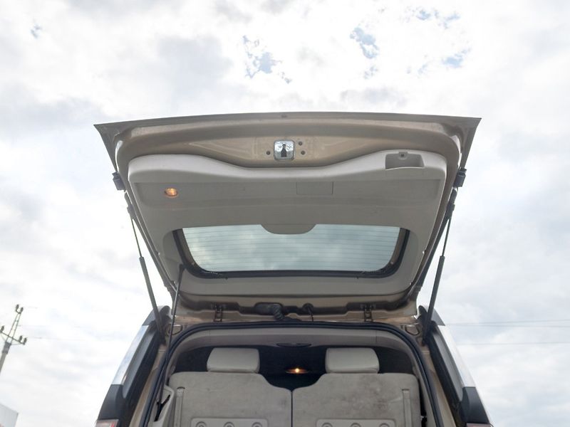 Jeep Commander (2007) ČR 3.0CRD 160KW – 7sedadel - fotka 50 z 62