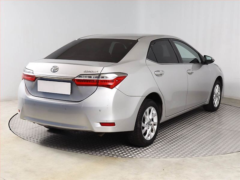 Toyota Corolla (2017) 1.6 Valvematic, Serv.kniha - fotka 5 z 17