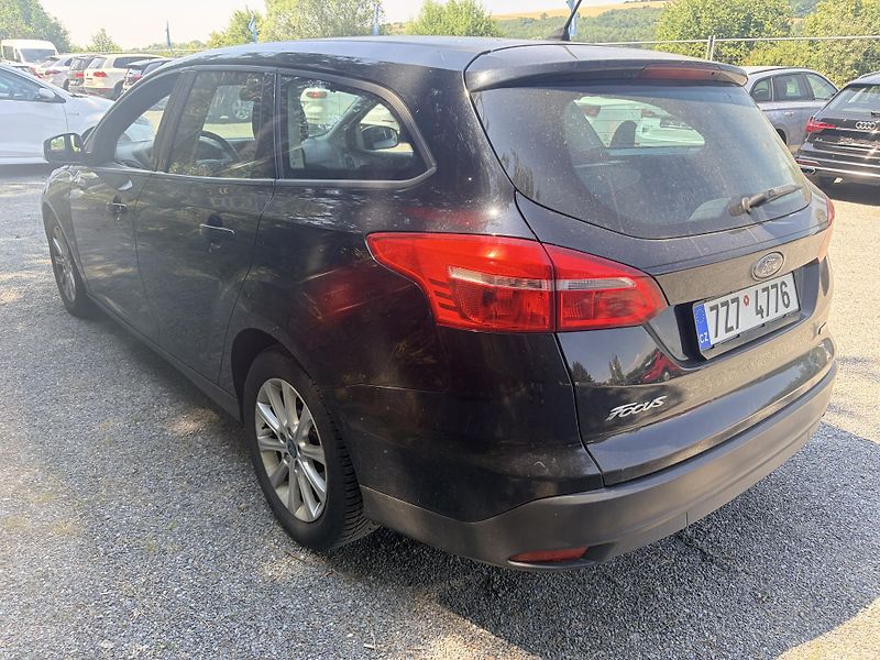 Ford Focus 1.0 EcoBoost   - fotka 3 z 29