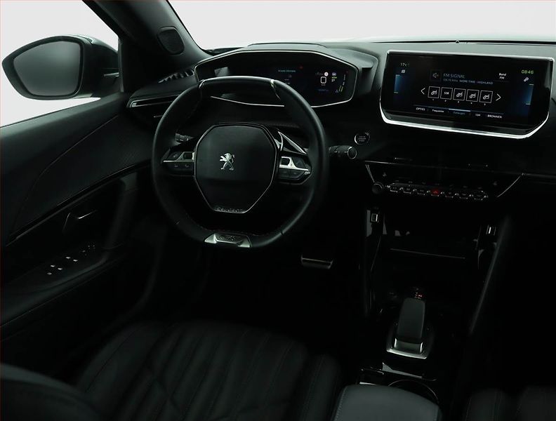 Peugeot 2008 (2021) GT 50 kWh, SoH 87%, Automat - fotka 7 z 23