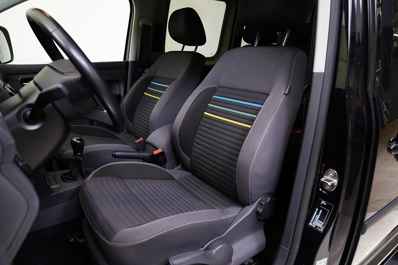 Volkswagen Caddy - fotka 11 z 22