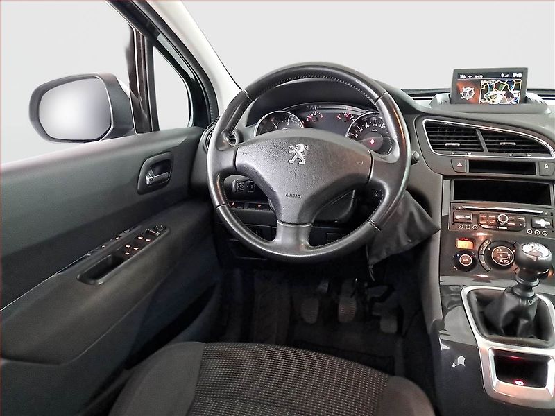 Peugeot 5008 (2016) 1.6 BlueHDi, 7 míst, Navi - fotka 7 z 22