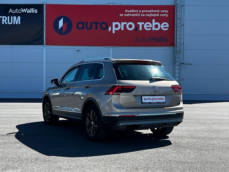 Volkswagen Tiguan 2.0TDI DSG 4Motion Virtual TZ - fotka 5 z 28