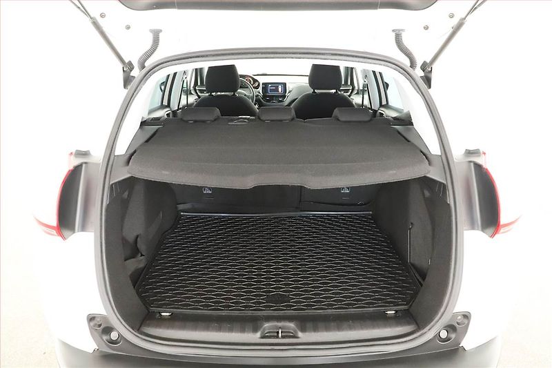 Peugeot 2008 (2018) 1.2 PureTech, Automat - fotka 11 z 14