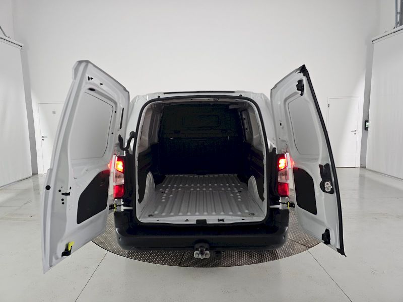 Toyota ProAce City (2024) 1.5D 130k ACTIVE MULTIMEDIA - fotka 24 z 26