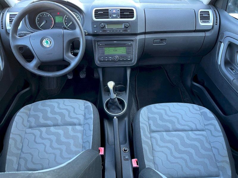 Škoda Fabia (2021) 1.4 16V Ambiente Combi - fotka 8 z 21