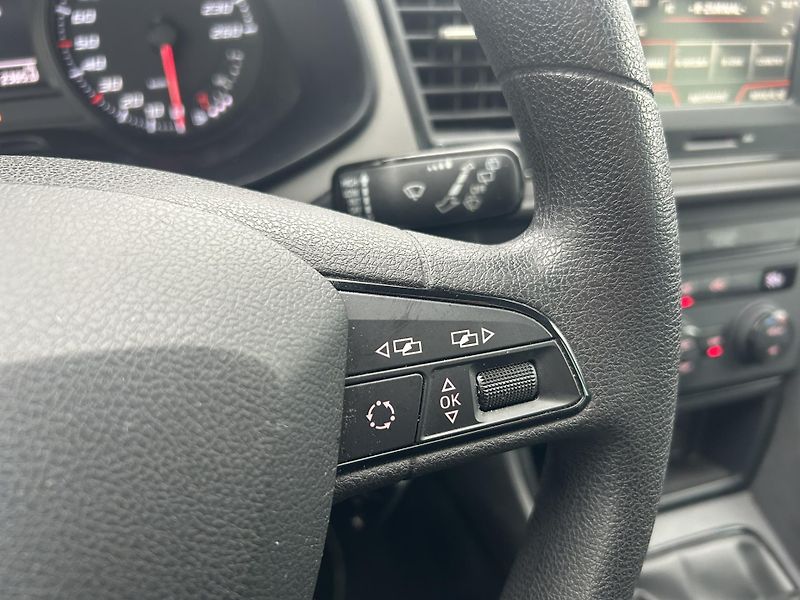 Seat Leon 1.2 TSI Reference 81kW - fotka 15 z 22