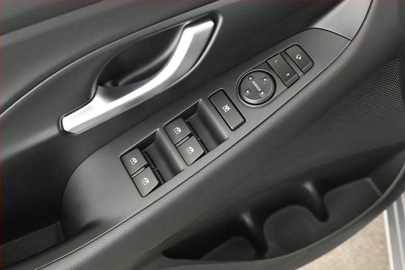 Hyundai i30 (2025) 1.0 T-GDI, Style, FullLed - fotka 18 z 18