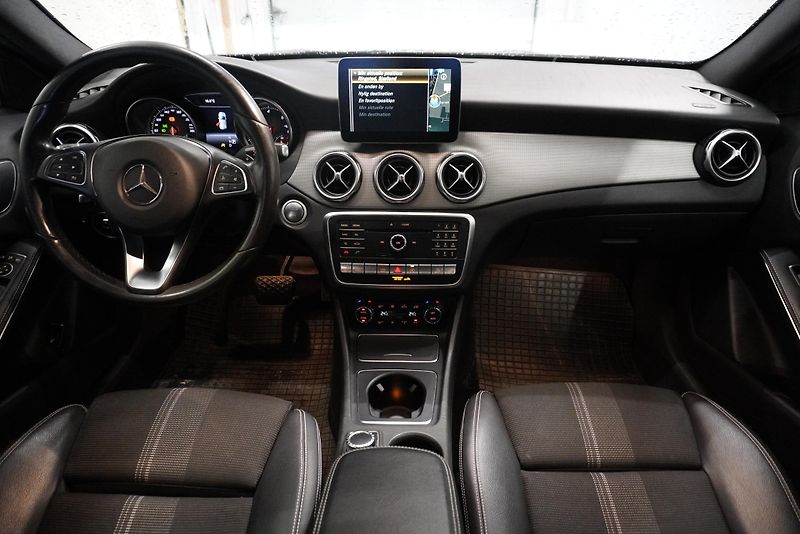Mercedes-Benz GLA GLA220D 4MATIC AMG-LINE AUT. - fotka 20 z 28