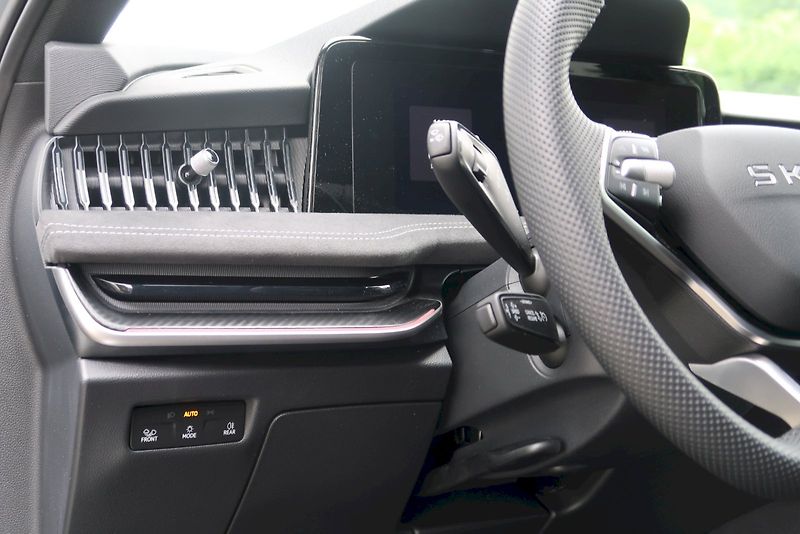 Škoda Superb (2025) Combi SportLine 1,5 TSI 150 kW - fotka 14 z 33
