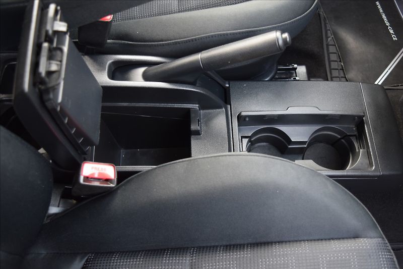 Mazda 5 1,8 i(MZR) 85KW 7 MÍST TAŽNÉ - fotka 40 z 40