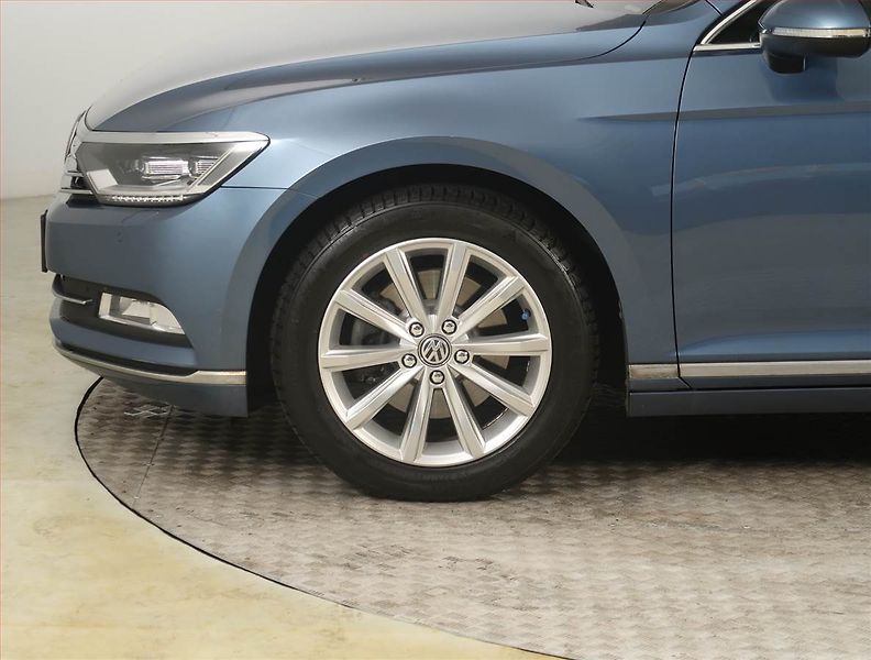 Volkswagen Passat (2015) Highline 1.6 TDI, Automat - fotka 15 z 19