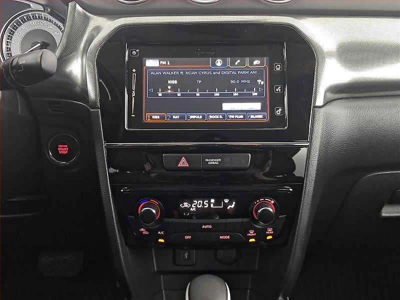 Suzuki Vitara (2021) Elegance 1.4 BoosterJet - fotka 12 z 20