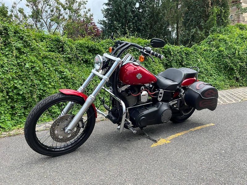 Harley-Davidson FXDWGI Dyna Wide Glide (2010) - fotka 4 z 13