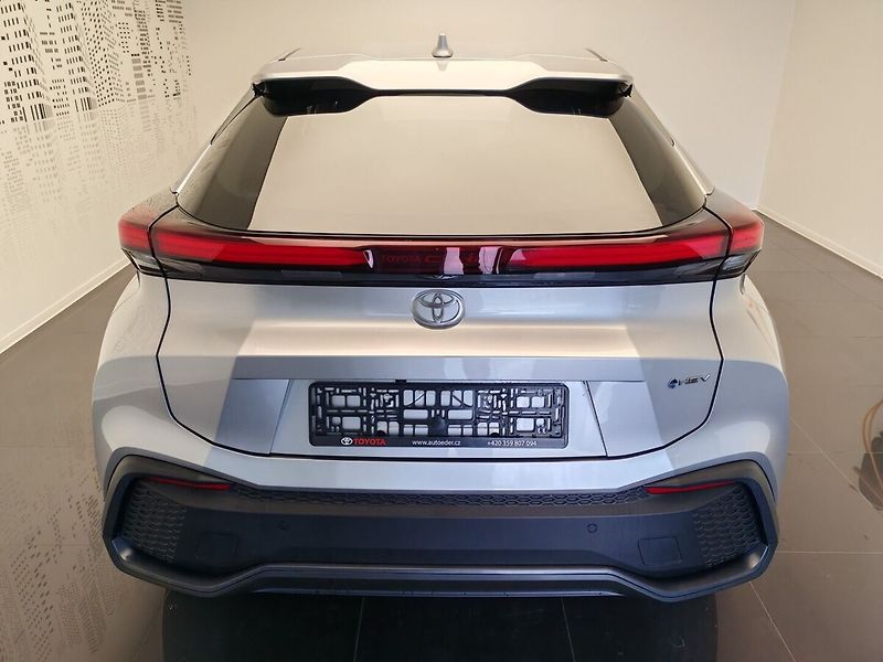 Toyota C-HR - fotka 5 z 6