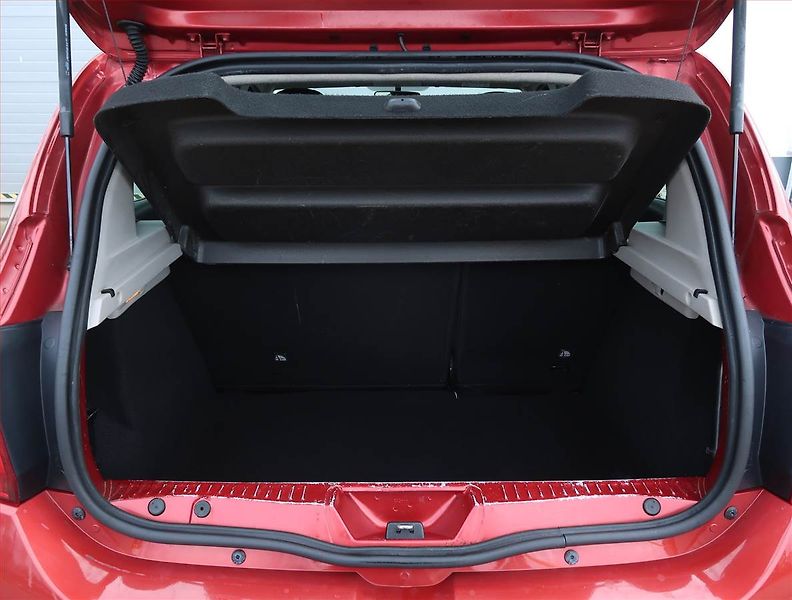 Dacia Sandero (2016) 1.2 16V, Park. senzory - fotka 10 z 14