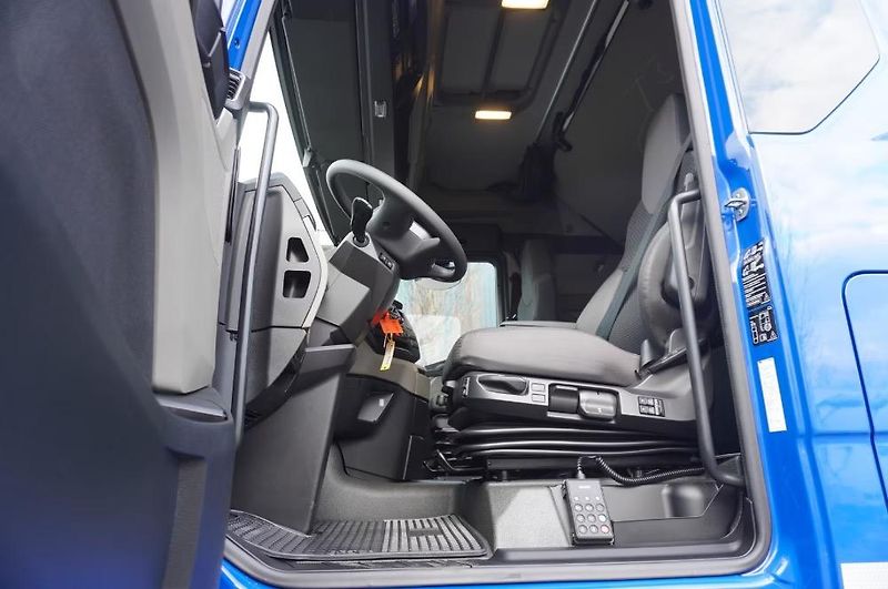 MAN TGX (2024) 26.400 6x2 chlaďák EURO 6 - fotka 13 z 22