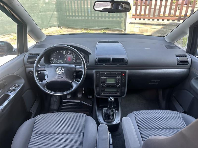 Volkswagen Sharan 1,9 TDI NOVÉ ROZVODY 7.MÍST - fotka 15 z 28