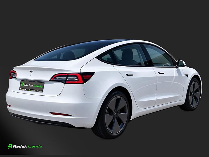 Tesla Model 3 (2023) LFP baterie, AMD Ryzen - fotka 2 z 8