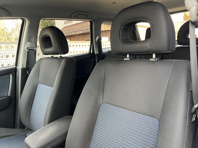 Mitsubishi Outlander Navigator 2.0i 4x4 KLIMA ALU - fotka 10 z 32