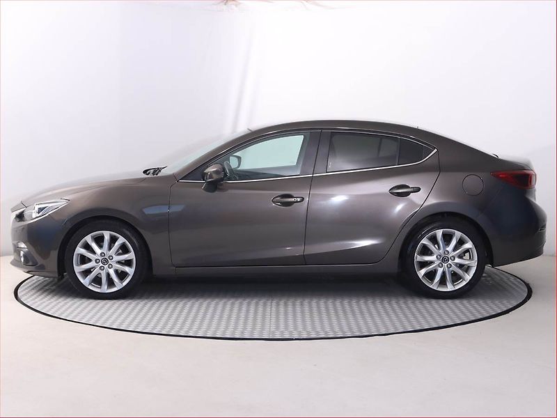 Mazda 3 (2015) 2.2 Skyactiv-D, Tempomat - fotka 3 z 19