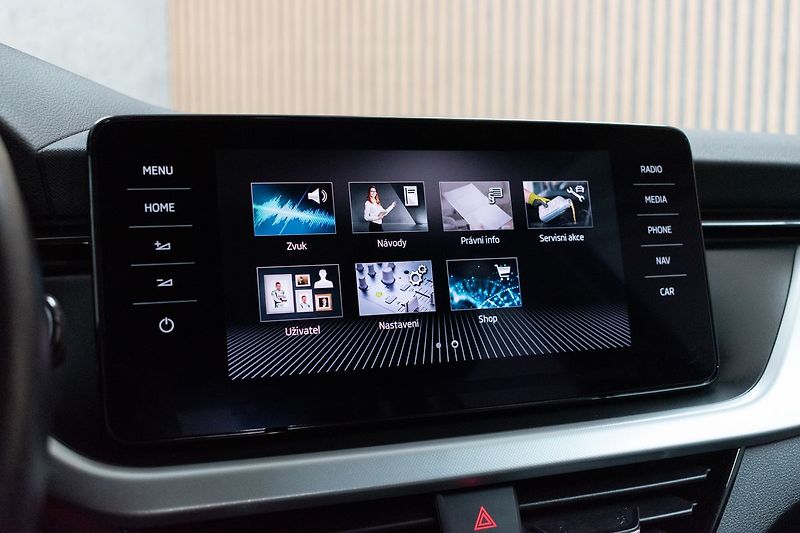 Škoda Kamiq 1.5TSI DSG*STYLE*ACC*KAMERA*ČR - fotka 27 z 42