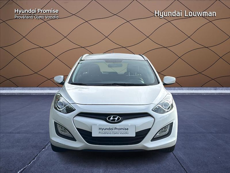 Hyundai i30 1,6 MPI Trikolor - fotka 4 z 16