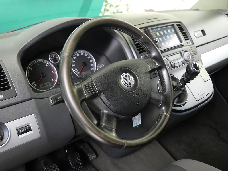 Volkswagen Multivan - fotka 14 z 29