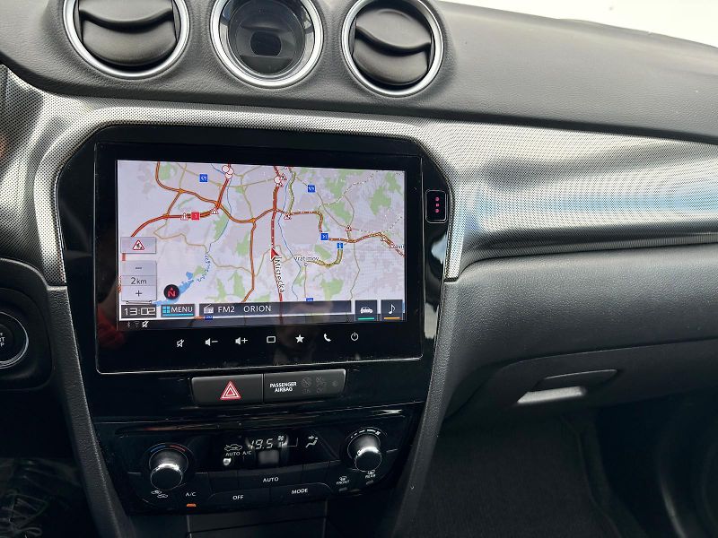 Suzuki Vitara 1,4 BoosterJet Elegance AllGri - fotka 20 z 28