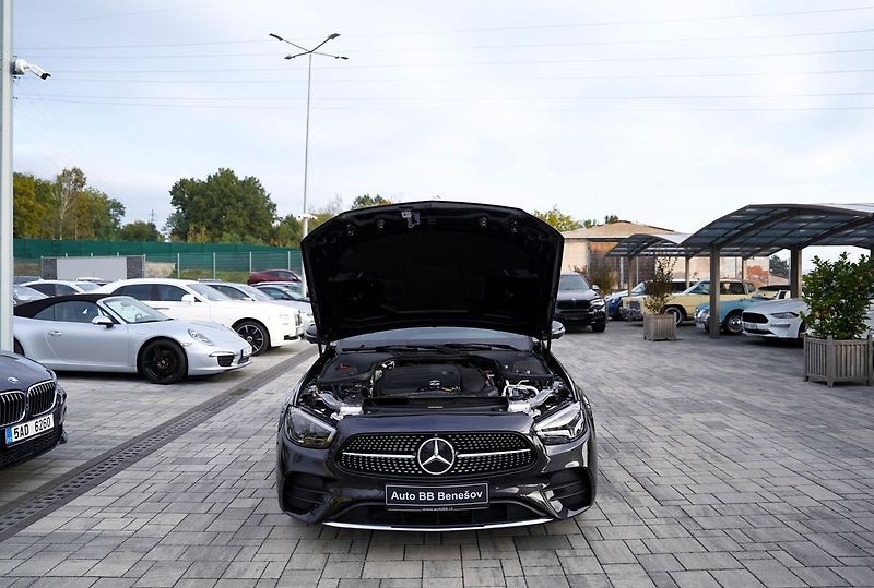 Mercedes-Benz Třídy E E 200 4Matic AMG/LED/360/ČR - fotka 9 z 44
