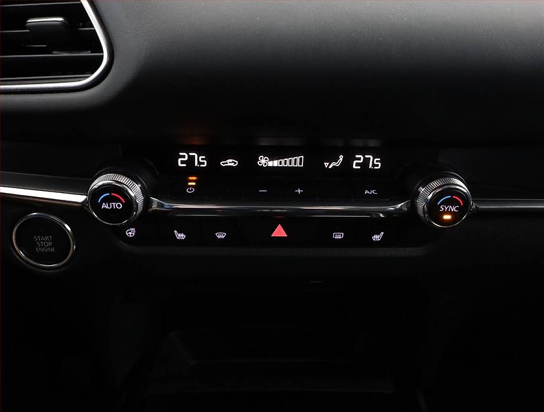 Mazda CX-30 (2021) Skyactiv-X 2.0 - fotka 12 z 19