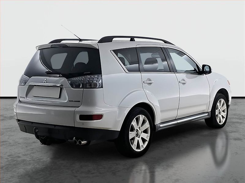 Mitsubishi Outlander (2011) 2.2 DI-D, 4X4, Automat - fotka 5 z 22