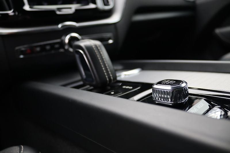 Volvo XC60 VOLVO XC60 T8 TWIN ENGINE R-DE - fotka 22 z 35