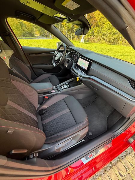 Škoda Octavia (2022) RS 147kw DSG 4x4 DPH+ záruka  - fotka 14 z 24
