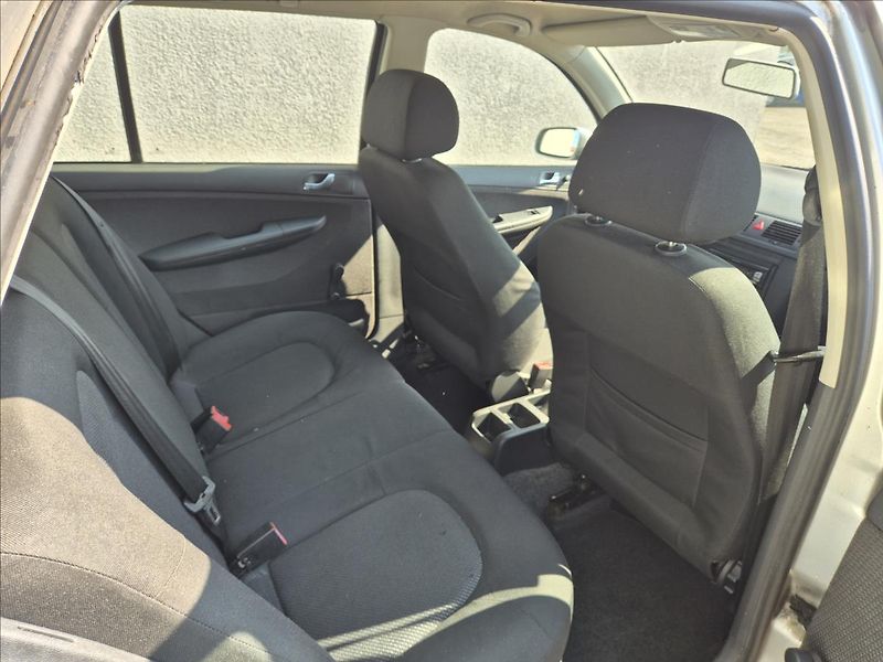 Škoda Fabia 1,4 i 16V Combi Klima 2xAirbag - fotka 18 z 25