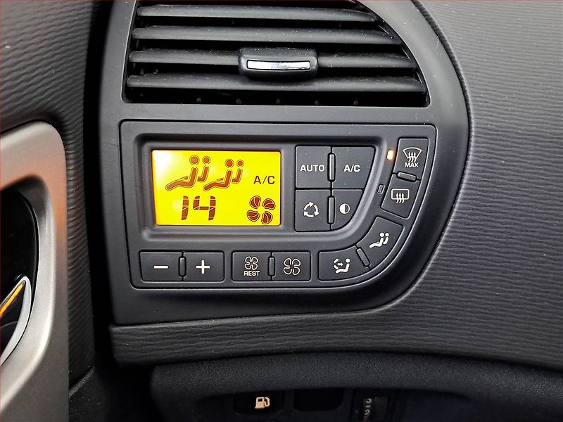 Citroën C4 Picasso (2010) 1.6 HDi, Automat, po STK - fotka 17 z 19