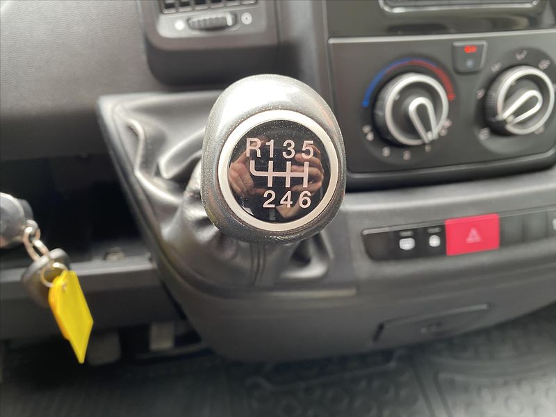 Peugeot Boxer 2,2 HDi 121kW L3H2 - fotka 17 z 23