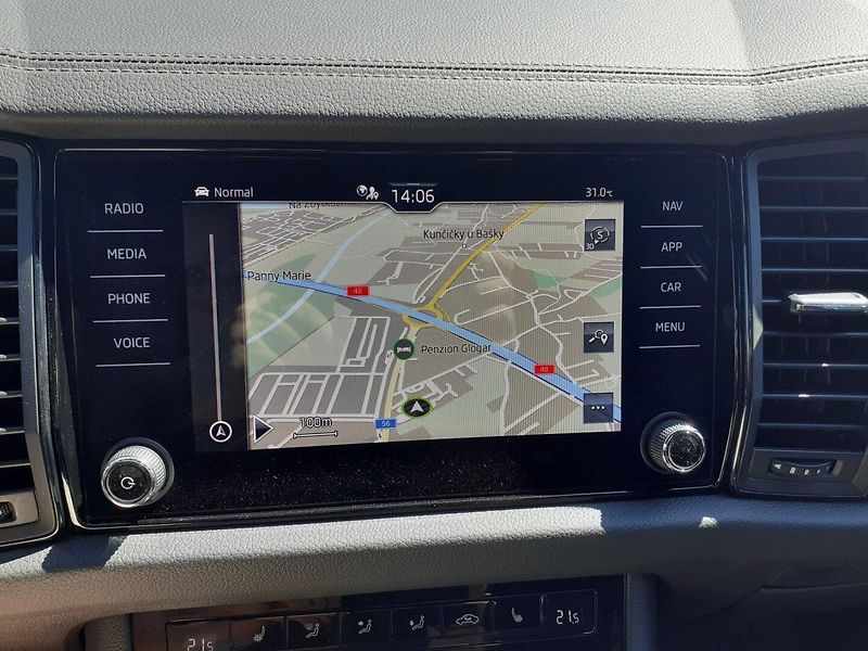 Škoda Kodiaq (2023) 2.0 TDi DSG 4x4 SPORT-LINE - fotka 16 z 34