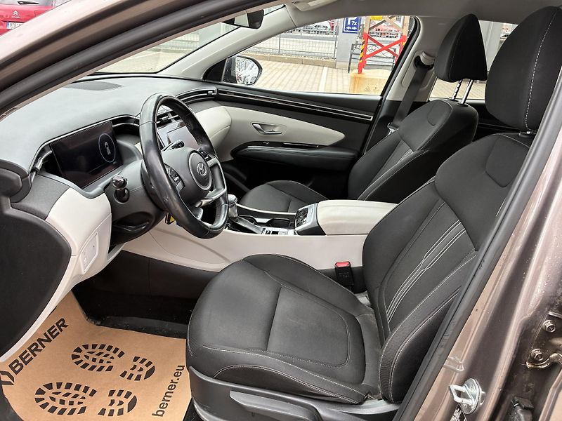 Hyundai Tucson 1.6T-GDi 110kW SMART AUTOMAT - fotka 11 z 31
