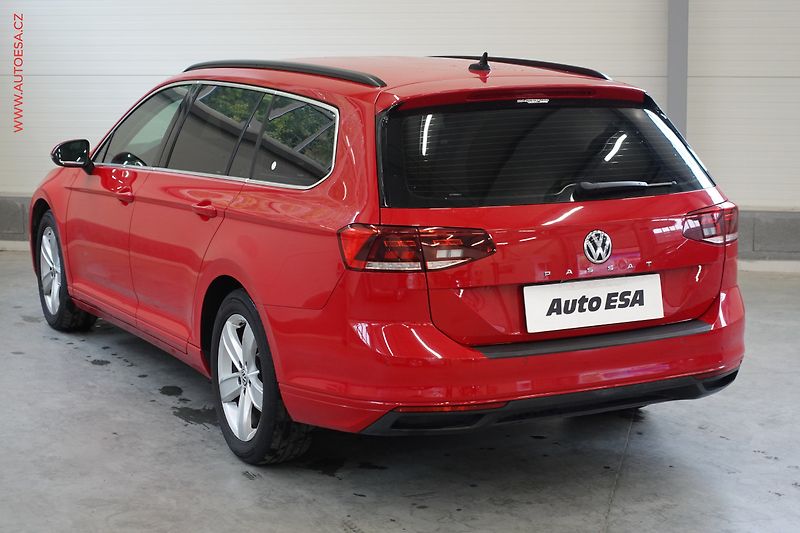 Volkswagen Passat (2019) 2.0 TDi, DSG, LED, kamera - fotka 4 z 24