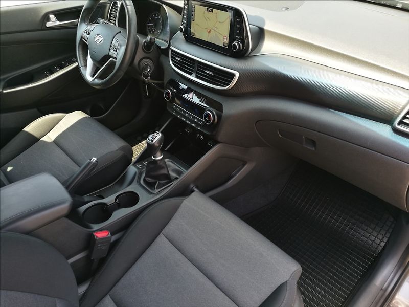 Hyundai Tucson 1,6 T-GDI - fotka 16 z 23