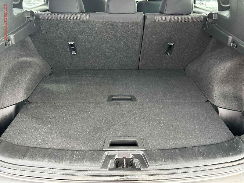 Nissan Qashqai (2014) 1.2 DiG-T, AC, park. kamera - fotka 7 z 20